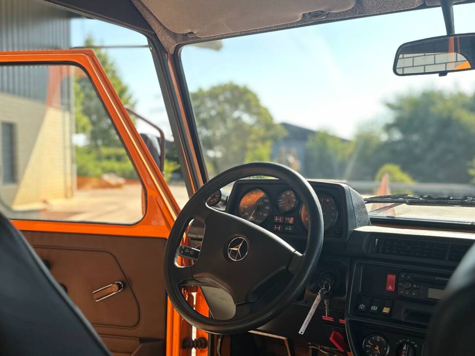 Bild 16/23 von Mercedes-Benz 290 GD (lang) (1996)