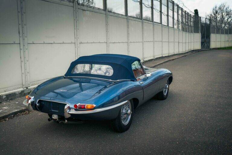 Image 16/55 of Jaguar E-Type 3.8 Flat Floor (1961)