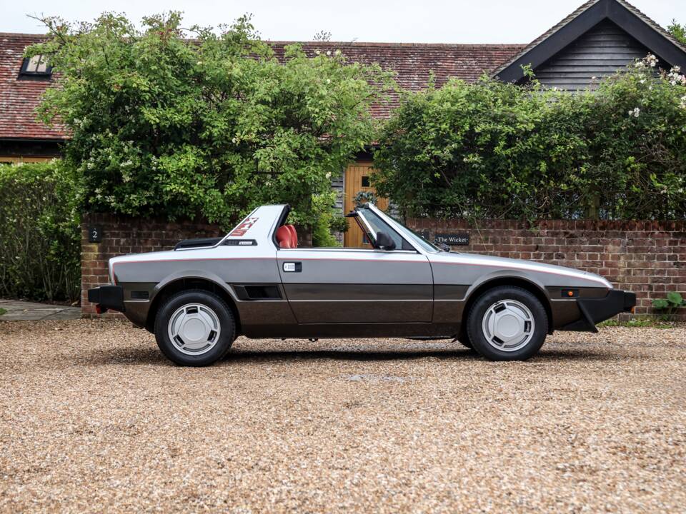 Image 22/50 of FIAT X 1/9 (1984)