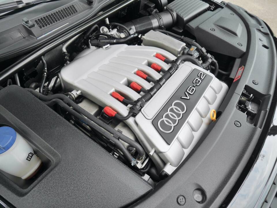 Image 34/35 of Audi TT 3.2 quattro (2004)