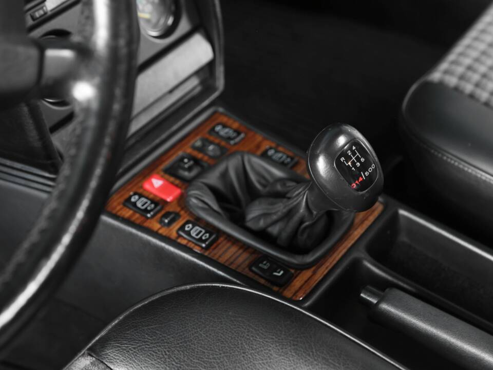 Imagen 46/50 de Mercedes-Benz 190 E 2.5-16 Evolution II (1990)
