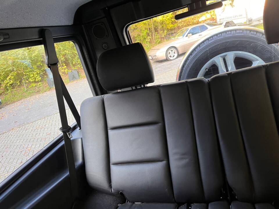 Image 11/15 of Mercedes-Benz G 350 Bluetec (SWB) (2012)