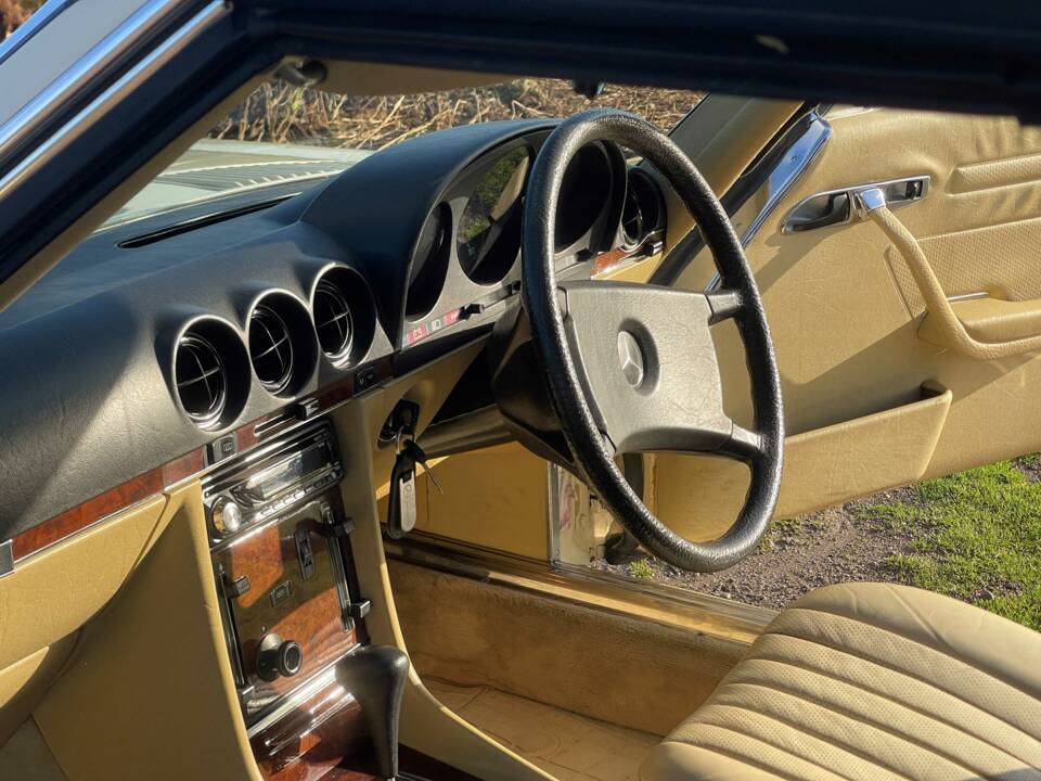 Afbeelding 8/12 van Mercedes-Benz 280 SL (1984)