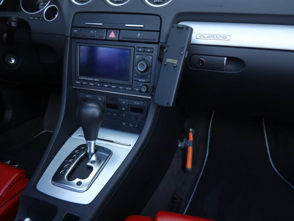 Afbeelding 30/50 van Audi S4 (2004)