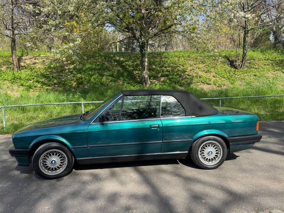 Image 7/11 de BMW 318i (1993)
