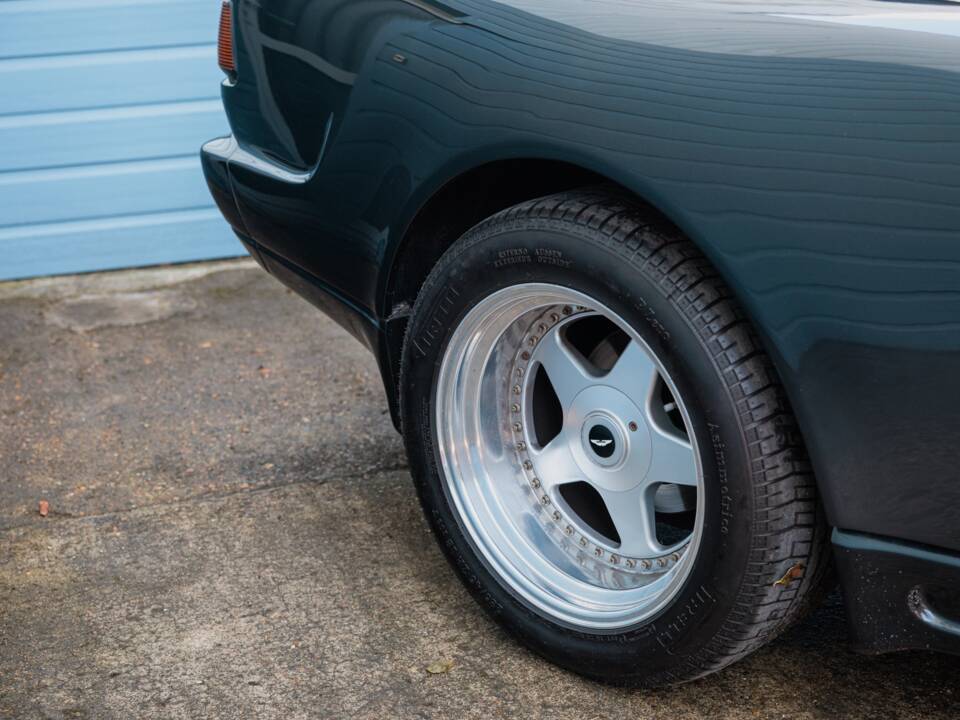 Imagen 8/50 de Aston Martin Virage Volante (1994)