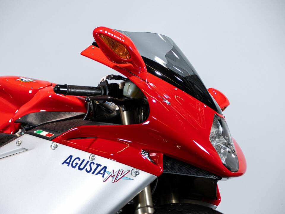 Image 33/50 de MV Agusta DUMMY (2004)