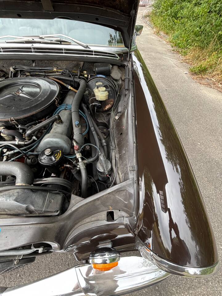 Image 16/37 de Mercedes-Benz 280 SEL 4,5 (1972)