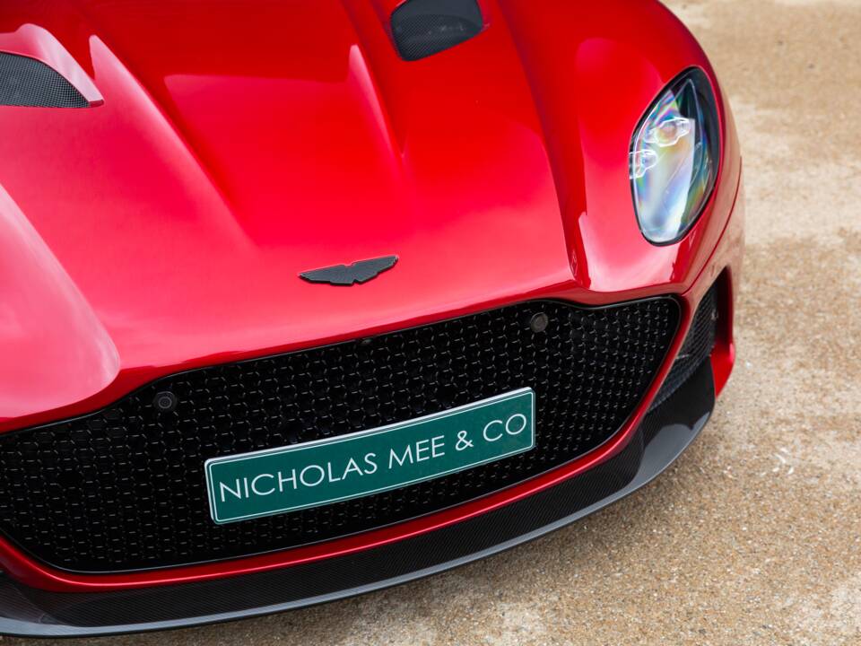 Immagine 30/84 di Aston Martin DBS 770 Ultimate Volante (2023)