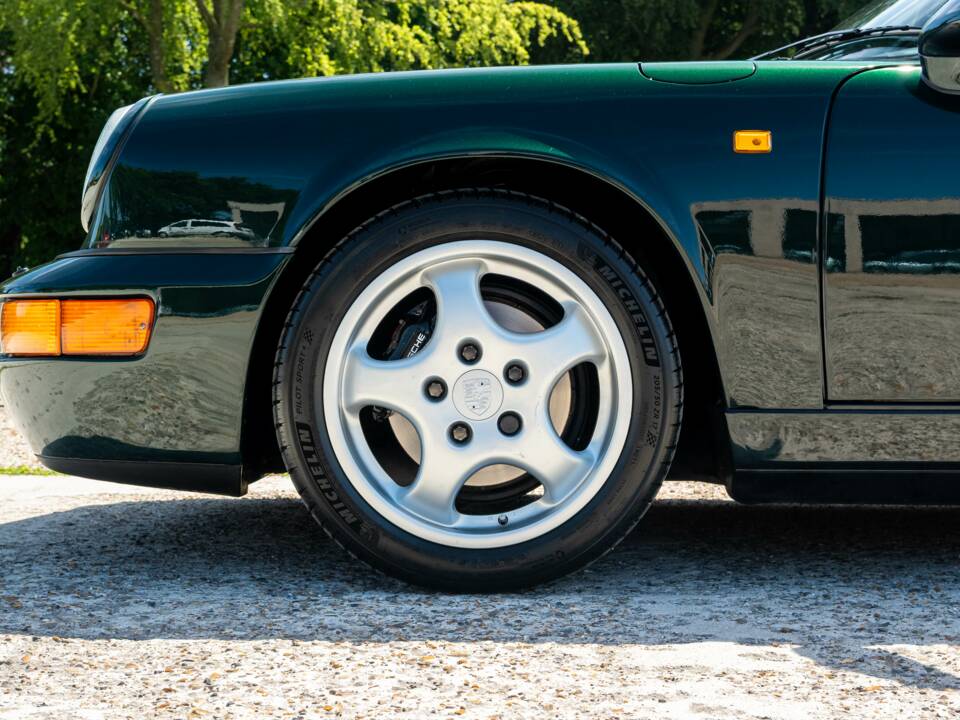 Image 16/35 of Porsche 911 Carrera 2 (1990)