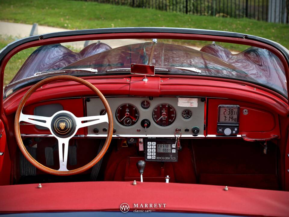 Image 33/78 of Jaguar XK 150 3.4 S OTS (1958)