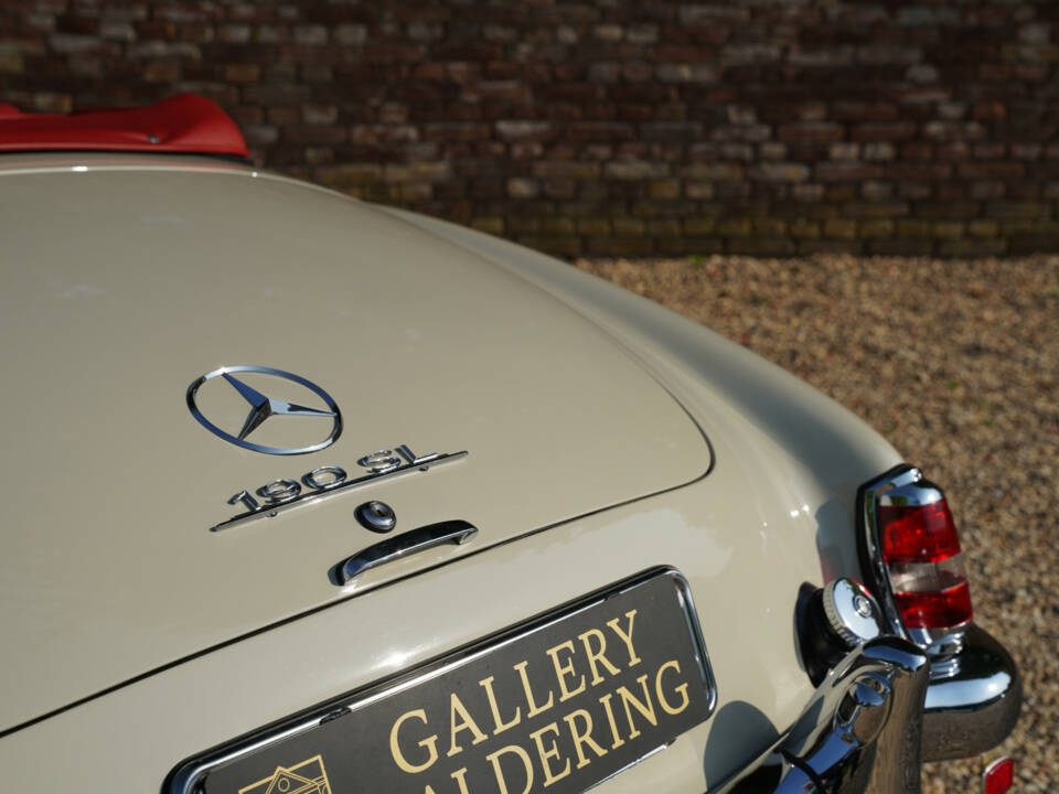 Image 41/50 of Mercedes-Benz 190 SL (1962)