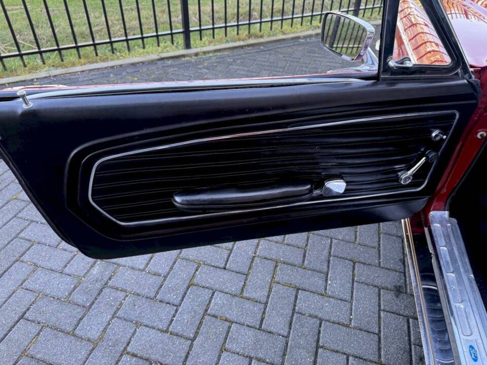 Image 34/50 of Ford Mustang 200 (1968)