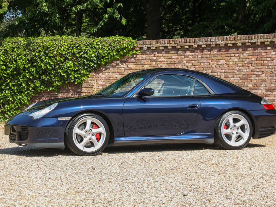 Image 14/50 of Porsche 911 Carrera 4S (2004)