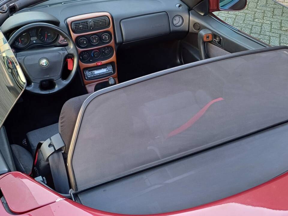 Image 7/9 of Alfa Romeo Spider 2.0 Twin Spark 16V (1996)