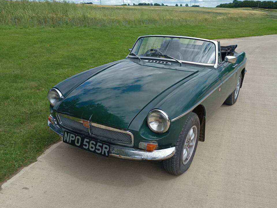 Image 3/21 of MG MGB (1977)