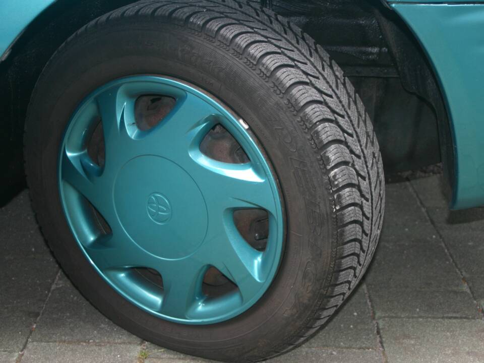 Image 36/51 of Toyota Paseo (1996)