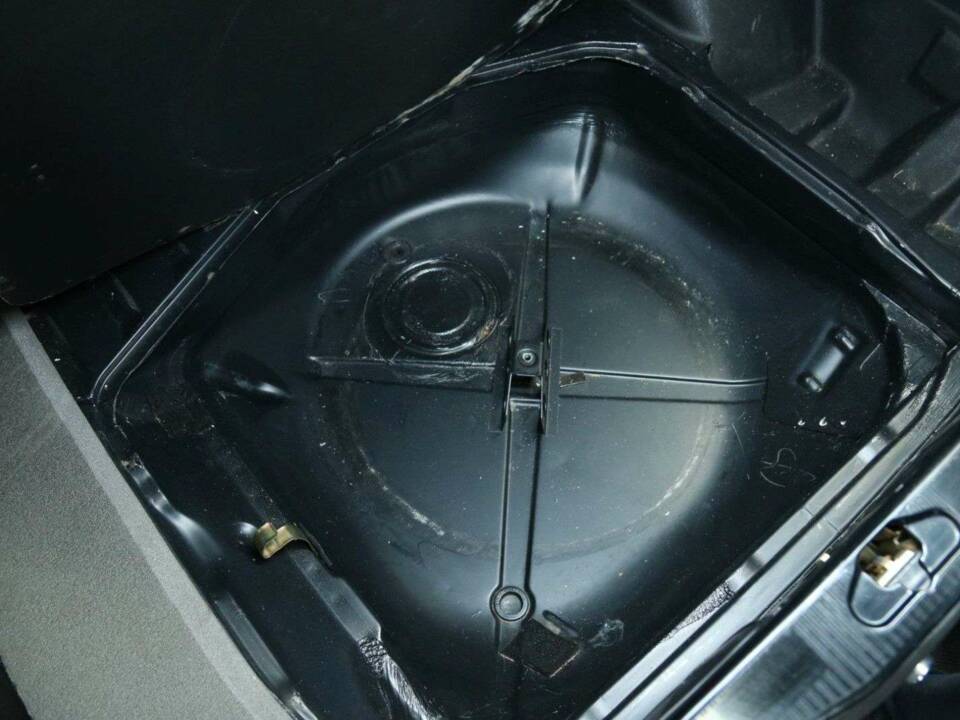 Image 35/50 of Mercedes-Benz 280 CE (1980)