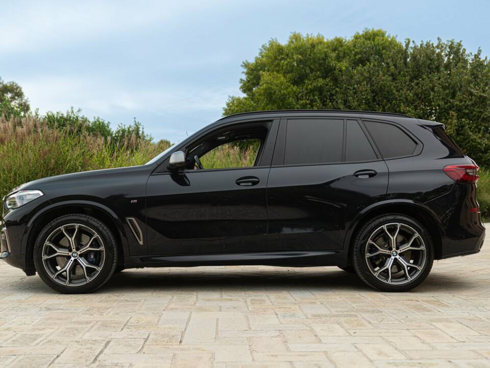 Bild 4/50 von BMW X5 M50d (2019)