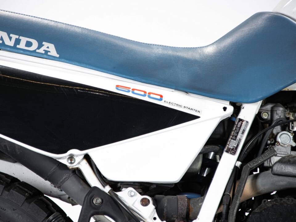 Image 26/45 of Honda XL 600 LM (1988)