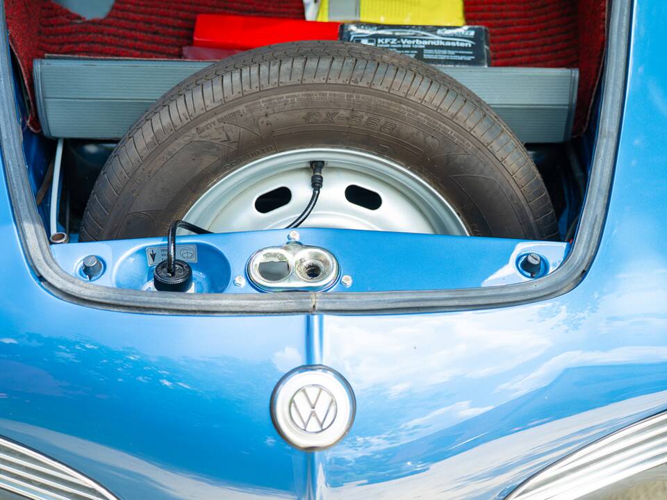 Image 28/36 of Volkswagen Karmann Ghia 1600 (1970)