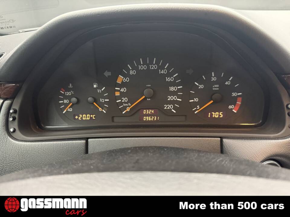 Imagen 12/15 de Mercedes-Benz E 220 Diesel (1997)