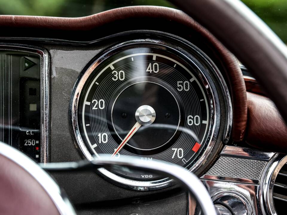 Afbeelding 21/27 van Mercedes-Benz 230 SL (1964)