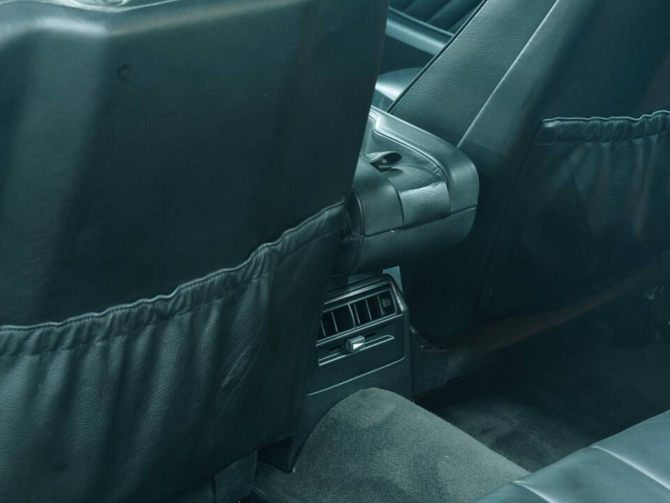 Bild 31/50 von Mercedes-Benz 500 SEL (1990)