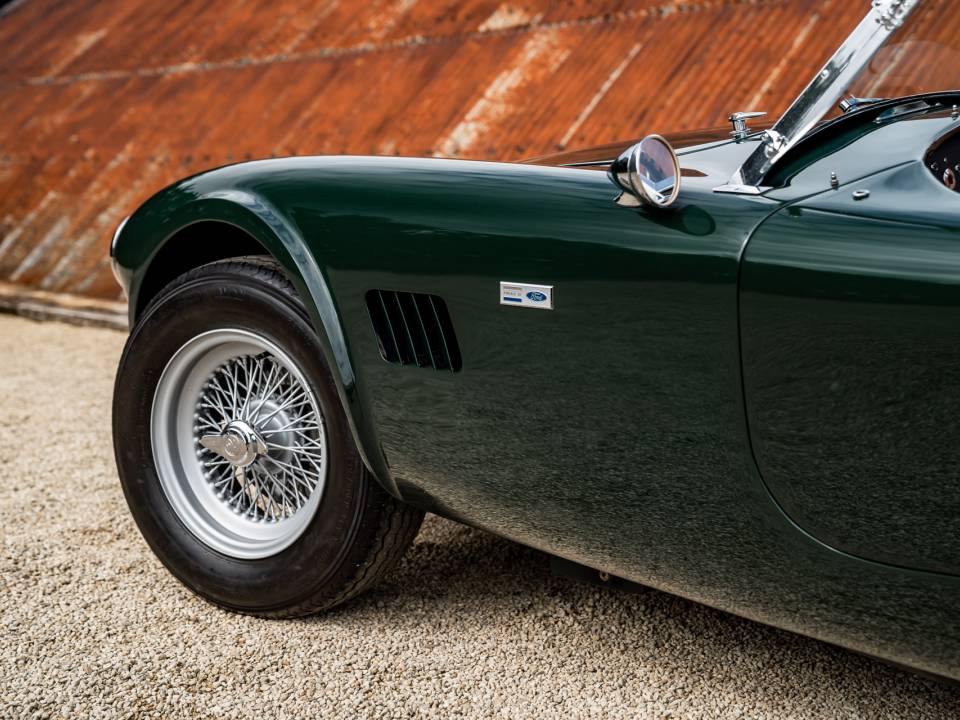 Image 17/39 of AC Cobra 289 (1964)