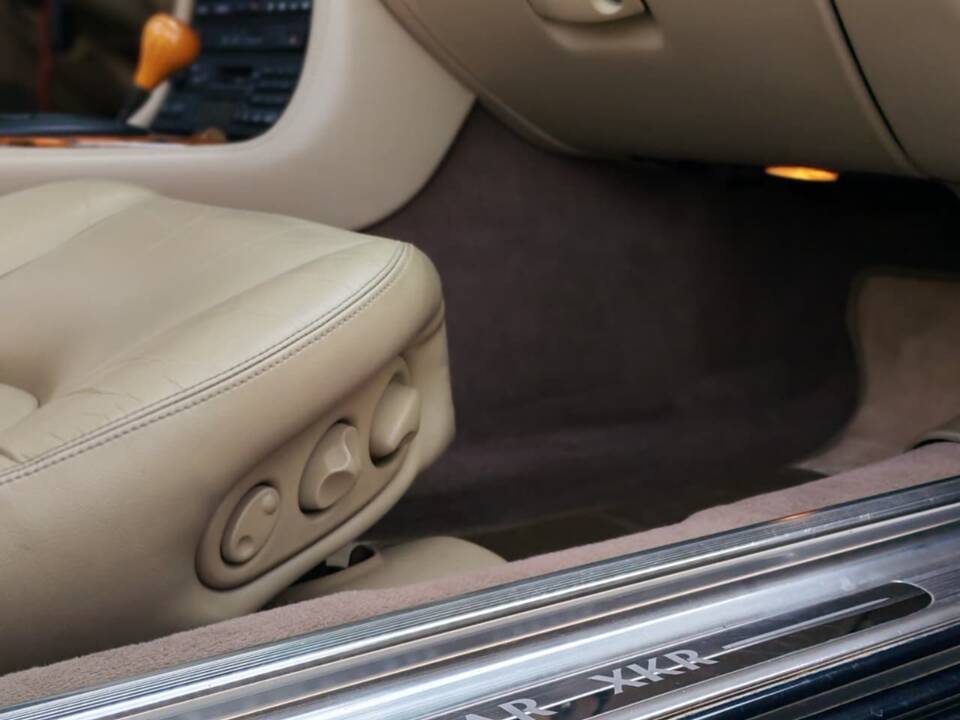Imagen 14/21 de Jaguar XKR (2001)