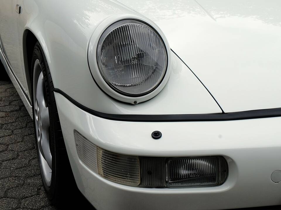 Afbeelding 42/59 van Porsche 911 Carrera 2 (1991)