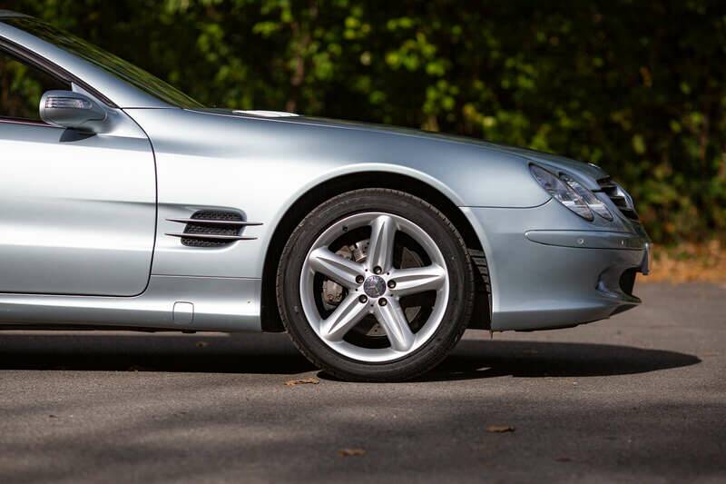 Image 21/50 of Mercedes-Benz SL 500 (2003)