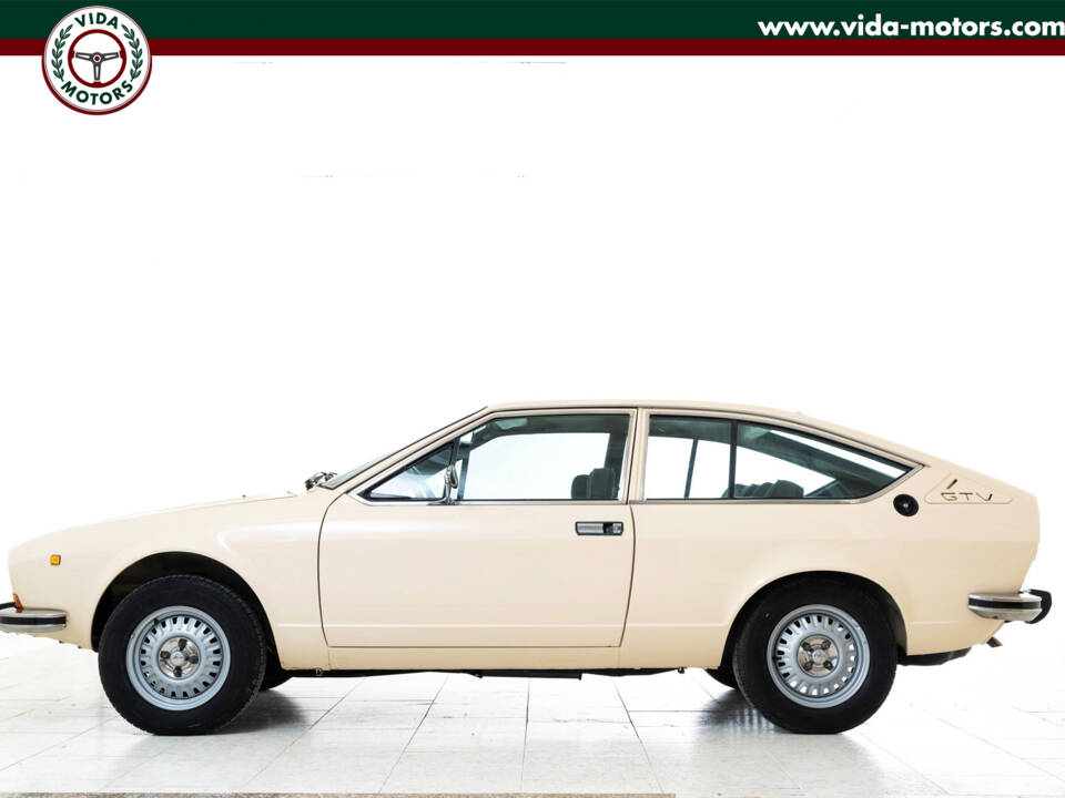 Bild 8/28 von Alfa Romeo Alfetta GTV 2.0 (1978)