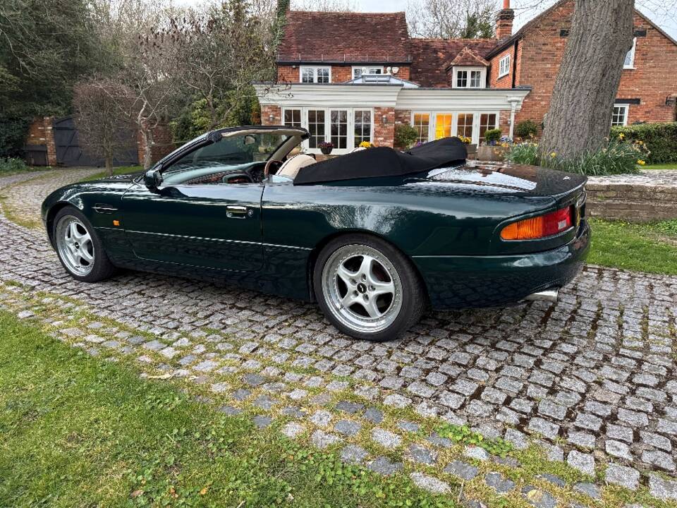 Image 14/44 of Aston Martin DB 7 Volante (1998)