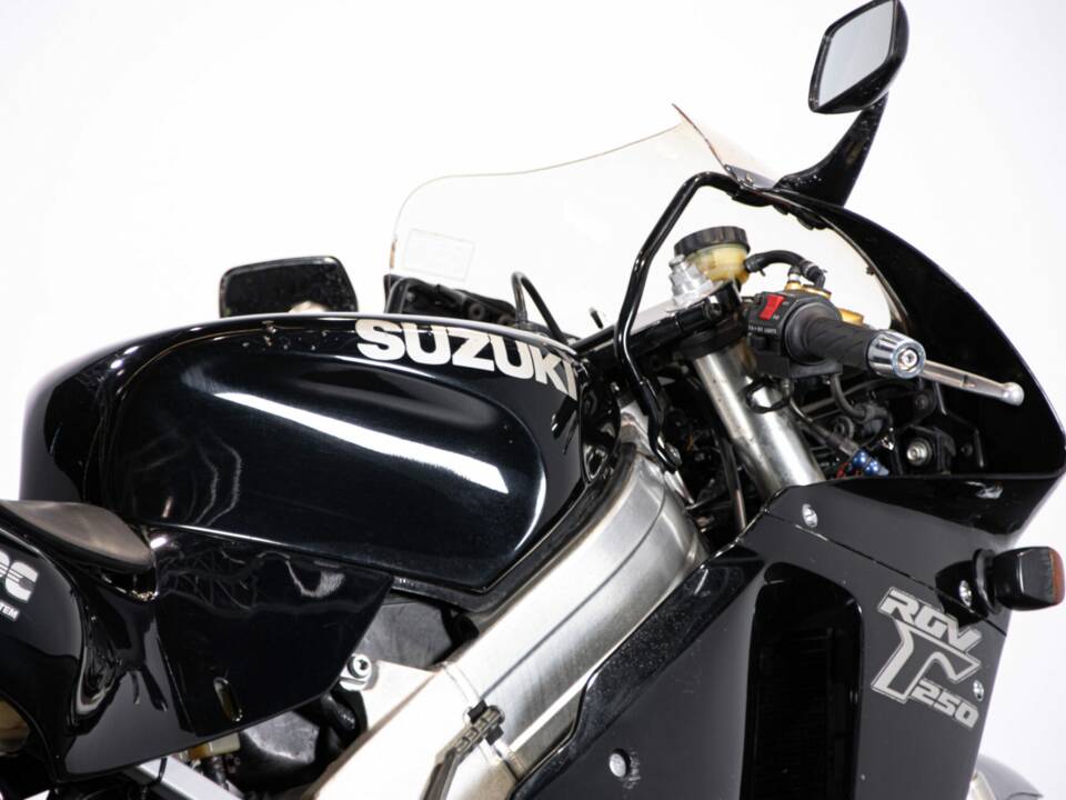 Immagine 9/48 di Suzuki RGV 250 Gamma (1990)