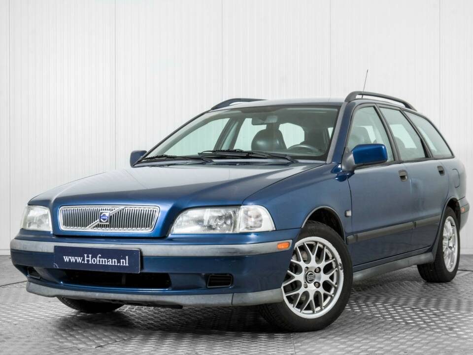 Image 3/29 of Volvo V40 2.0 16V (1999)