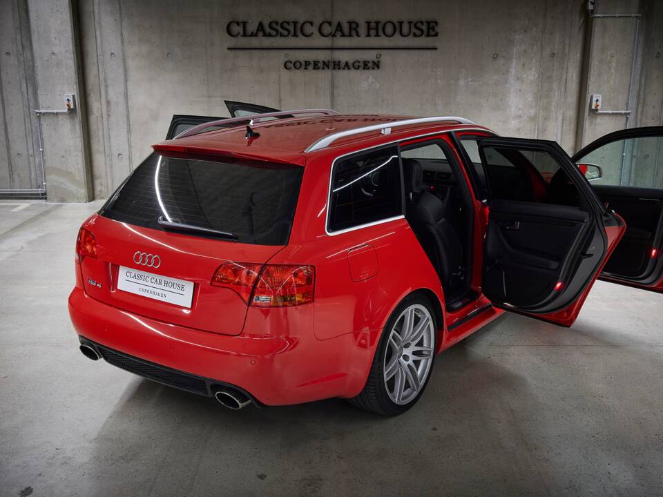 Image 21/95 of Audi RS4 Avant (2006)