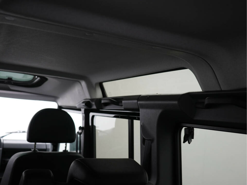 Image 23/35 de Land Rover Defender 110 (2007)