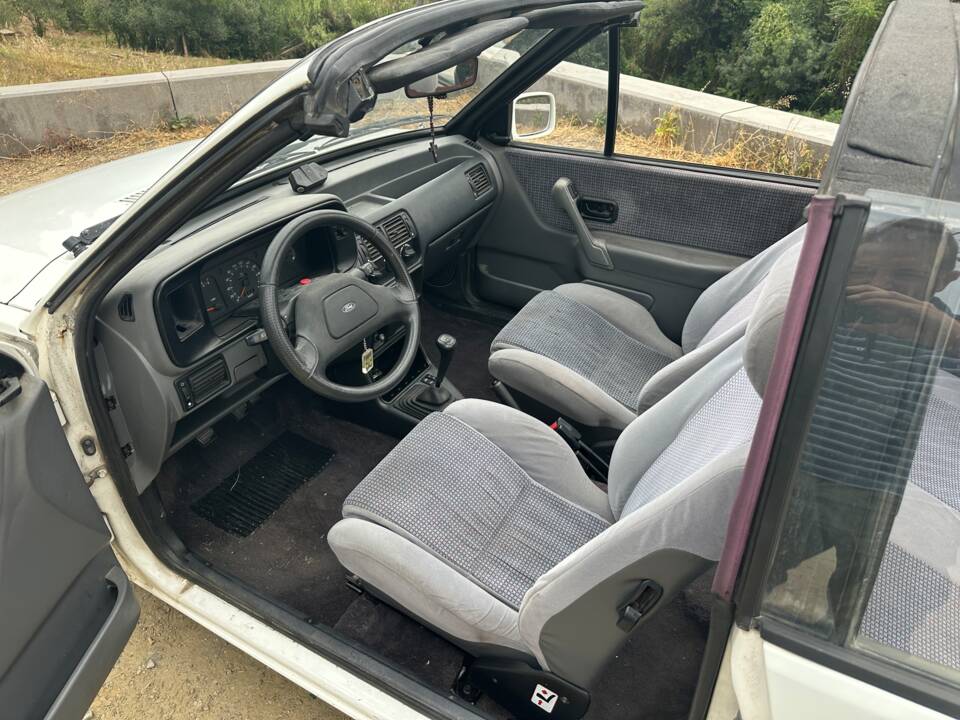 Image 13/15 of Ford Escort IV XR3i (1988)