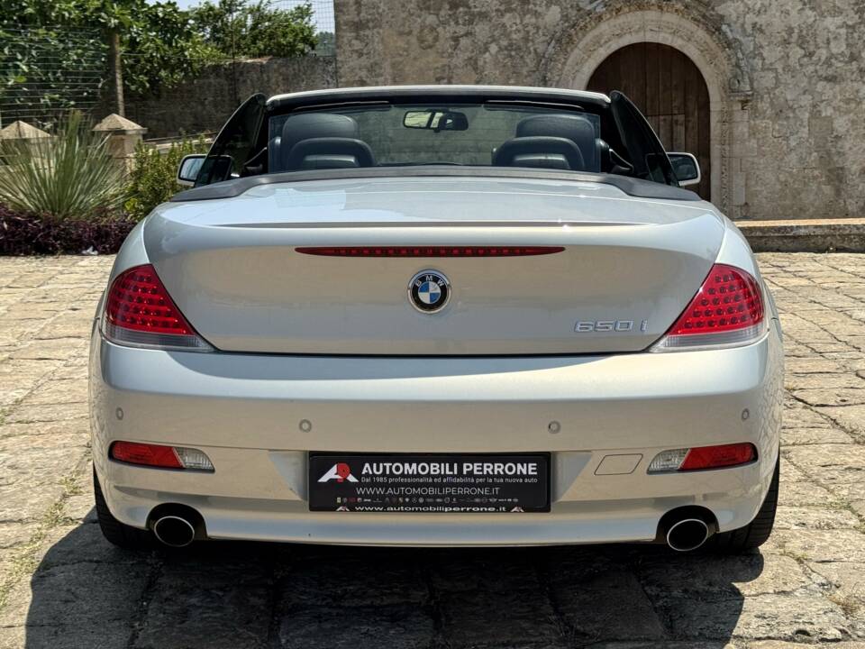 Imagen 24/26 de BMW 650i (2006)