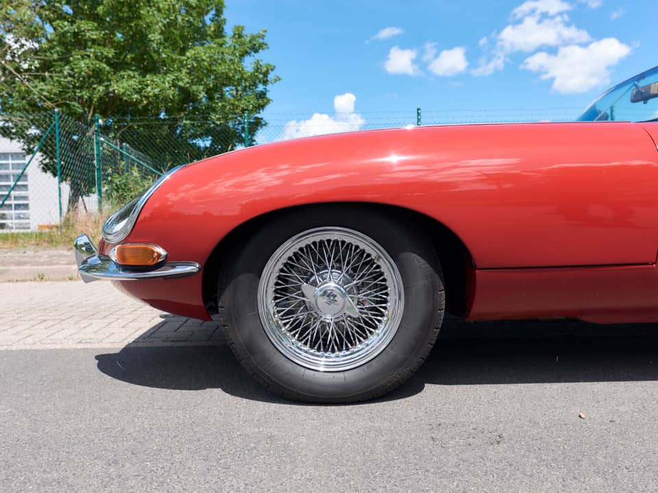 Image 11/80 of Jaguar E-Type 4.2 (1966)