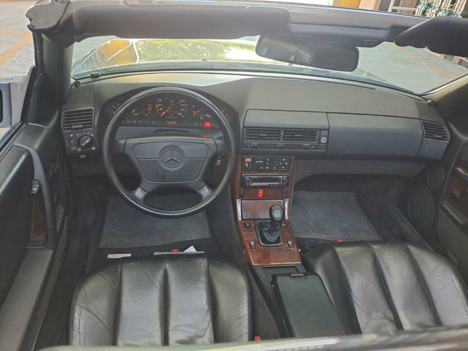 Image 20/50 de Mercedes-Benz 300 SL-24 (1992)