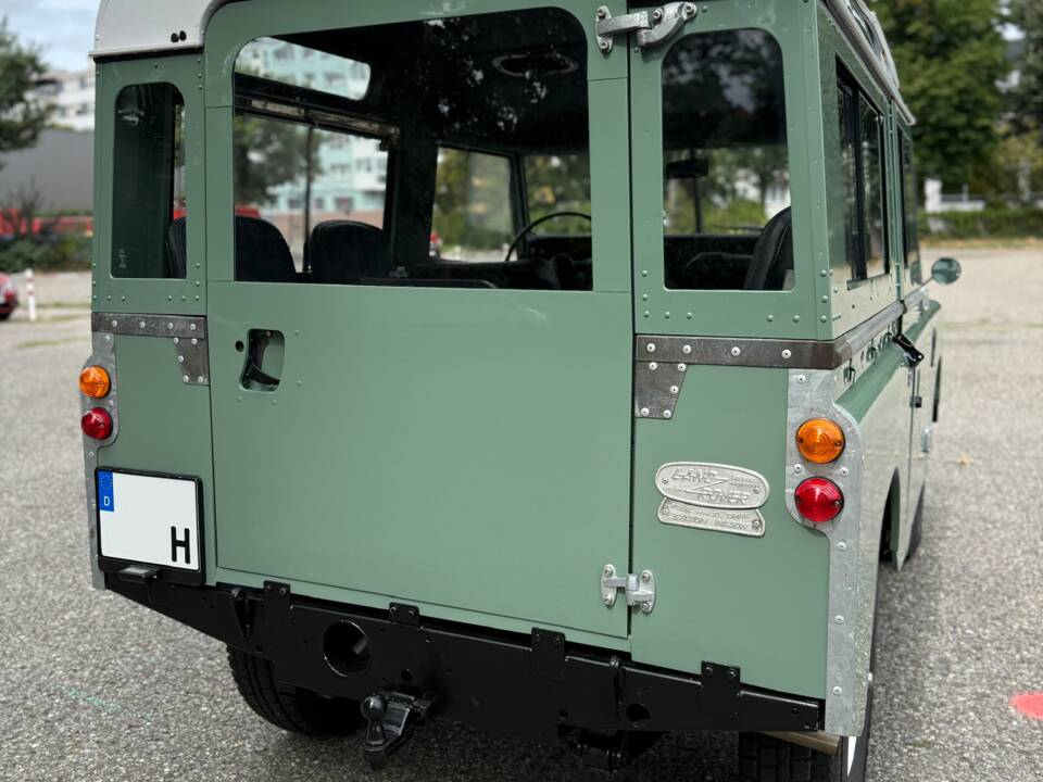 Image 6/20 of Land Rover 88 (1977)