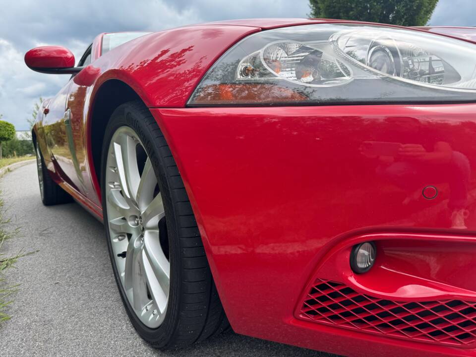 Image 27/49 of Jaguar XKR (2007)