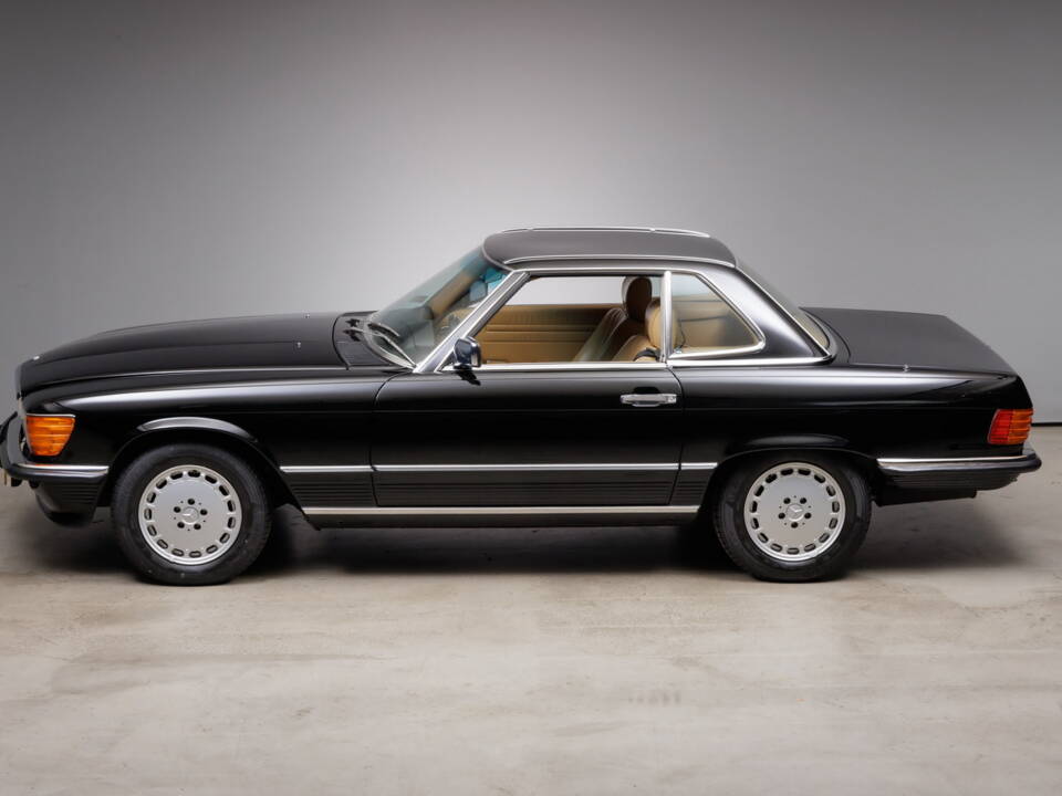 Imagen 7/36 de Mercedes-Benz 560 SL (1987)