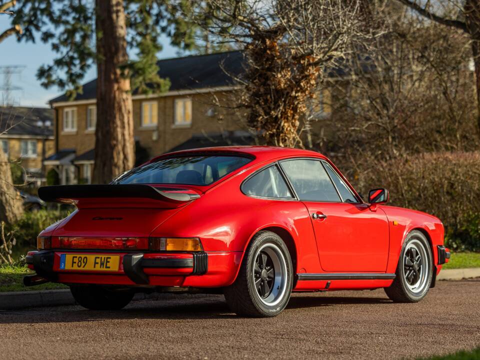 Bild 3/50 von Porsche 911 Carrera 3.2 (1989)