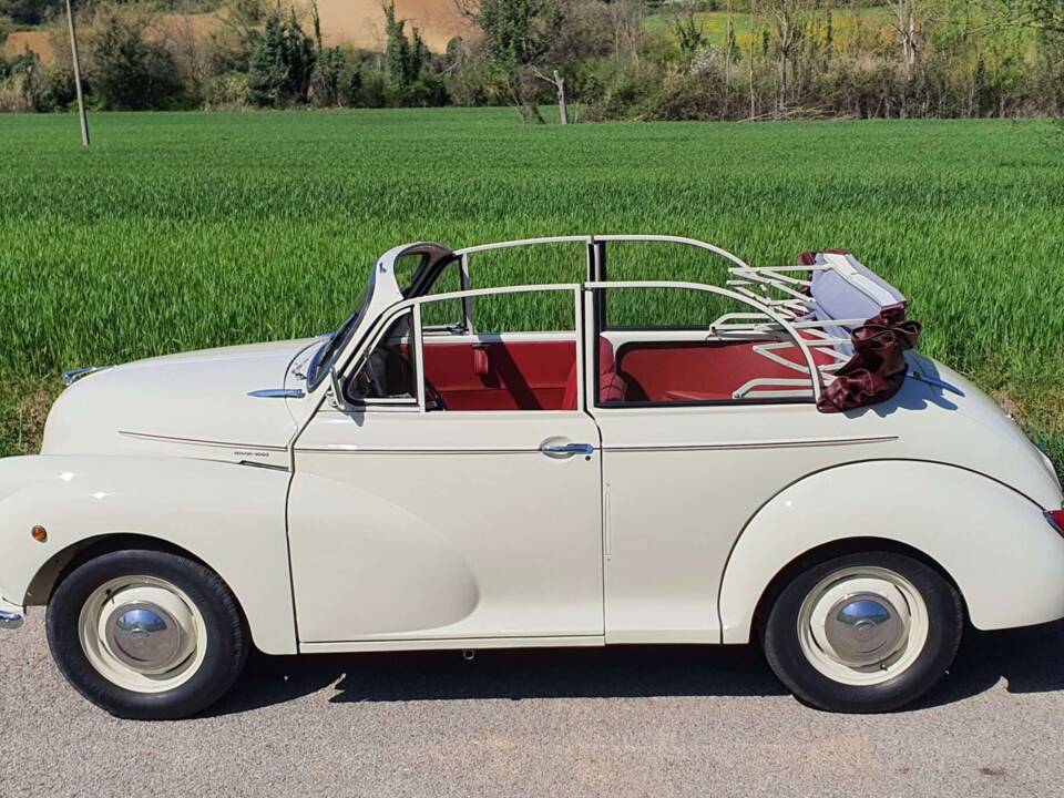 Image 18/66 of Morris Minor 1000 Tourer (1961)