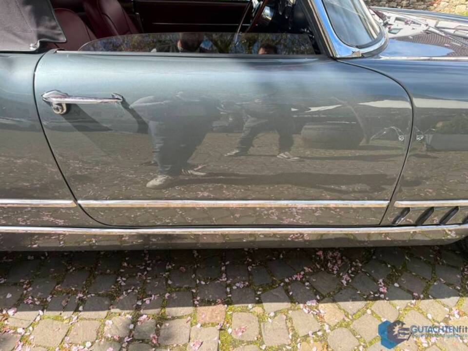 Bild 23/98 von Alfa Romeo 2000 Spider (1960)