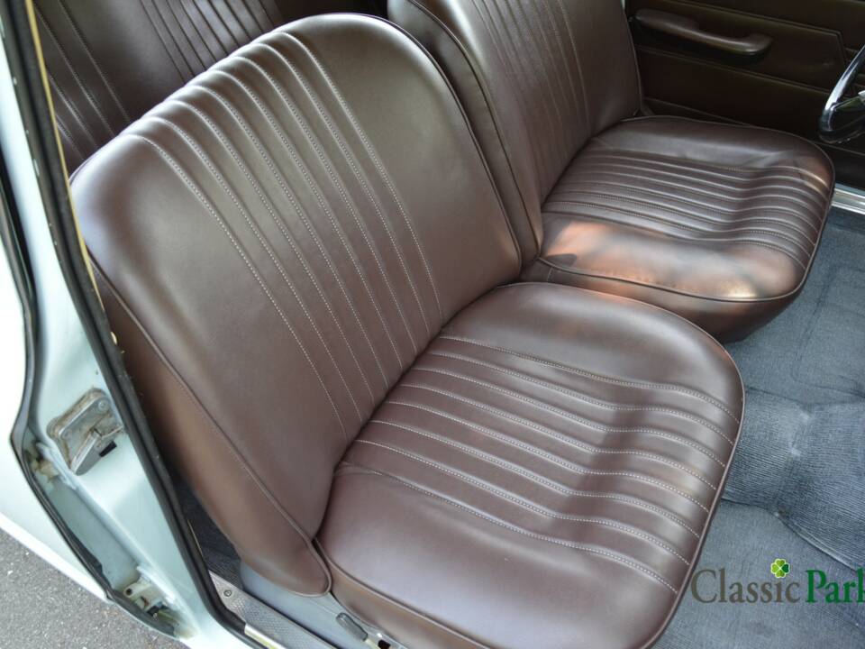 Image 24/50 de Alfa Romeo Giulia 1300 (1967)