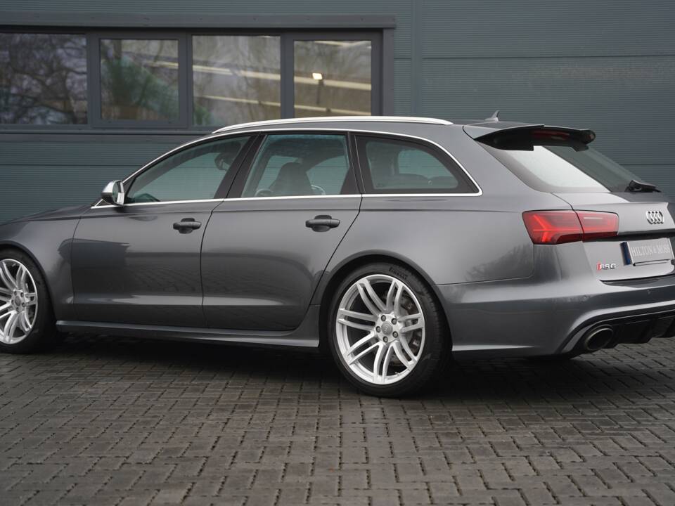 Immagine 2/50 di Audi RS6 Avant (2015)
